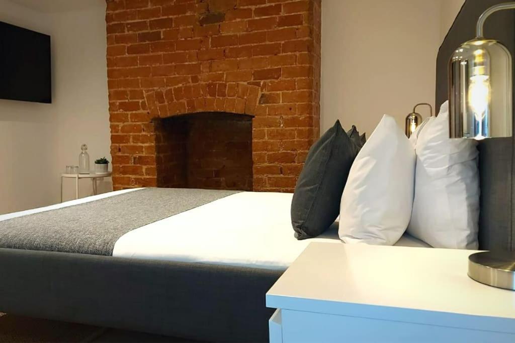 Stylish Apartment In City Centre With Parking เพรสตัน ภายนอก รูปภาพ