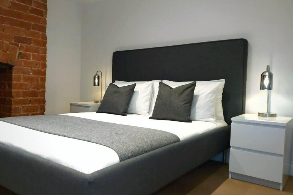 Stylish Apartment In City Centre With Parking เพรสตัน ภายนอก รูปภาพ